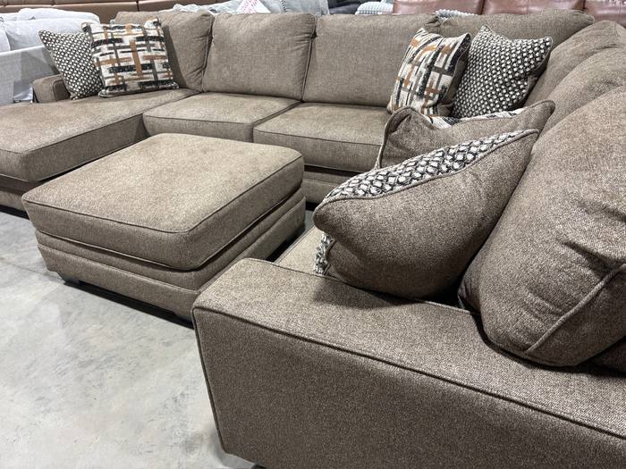 Living room furniture example at BoxDrop Nitro