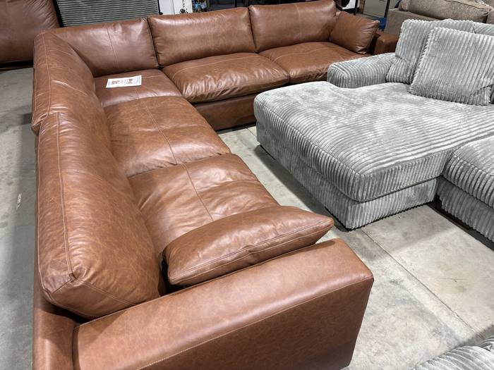 Living room furniture example at BoxDrop Nitro