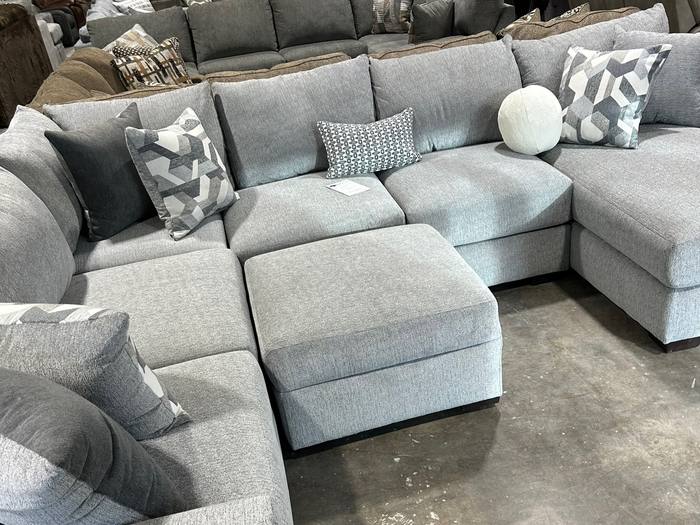 Living room furniture example at BoxDrop Nitro
